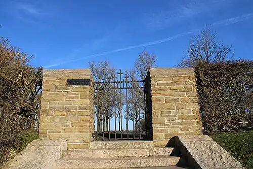 Entrée du cimetière.