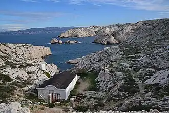 Les îles dans la calanque de Morgiret.
