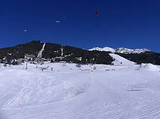 Vue aérienne de la station.