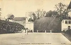 Ancien fronton de pelote basque du Cercle Saint-James au no&nbsp;54.