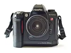 Description de l'image Fuji Finepix S2 Pro vorne (optimiert).jpg.