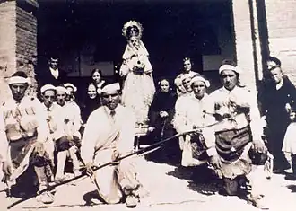 Danseurs à une fête religieuse.Fondation Joaquín Díaz.