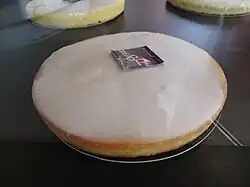 Dans une pâtisserie.