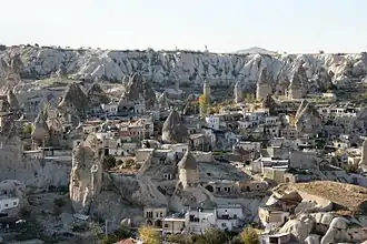 La vallée de Göreme et ses cheminées de fée dans le parc national de Göreme en Cappadoce.