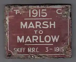 Plaque de licence d'un taxi-ferry à Londres dans les années 1910.