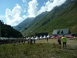 Le ravitaillement de Tournaboup, partagé entre les coureurs de l’Ultra Tour 160, du Tour des Cirques et du Tour des Lacs.