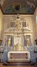 Le maître-autel.