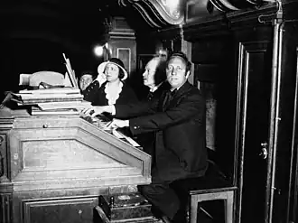 Henri Dallier à l'orgue de la Madeleine.