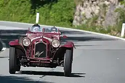 Photo d'une Alfa Romeo 8C 2600 en démonstration.