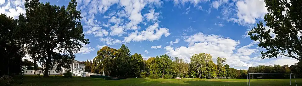 le domaine de Sokyryn classé ;
