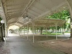 Galerie côté rue du Parc