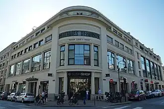 Le nouvel immeuble dans l’angle de la rue Du docteur Jacquin et de la rue de l’Arbalète.