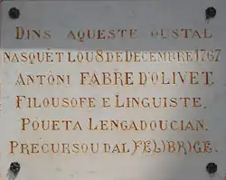 Plaquette de la maison natale d'Antoine Fabre d'Olivet.