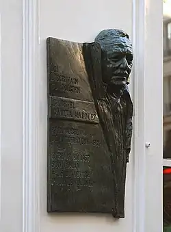 Plaque commémorative pour Gabriel García Márquez.