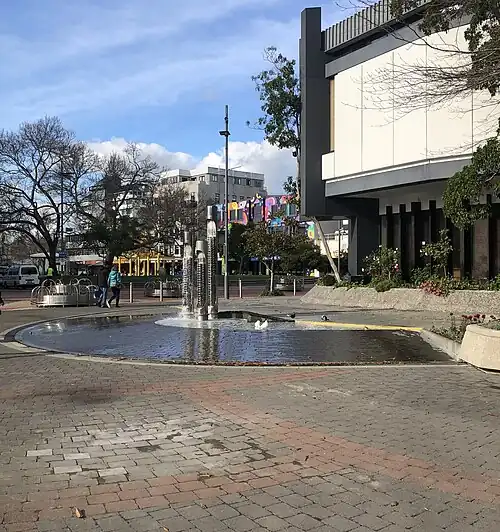 L'emplacement vide après son déboulonnage en juin 2020.