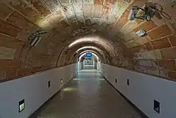 Souterrain d'accès aux quais, partant du hall Nord de la gare.