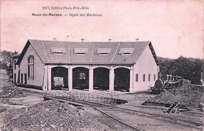 La plaque tournante, permettant de faire faire un demi-tour aux locomotives à vapeur, et l'ancien dépôt des machines.