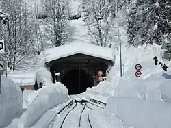 L'entrée sud du tunnel en hiver.