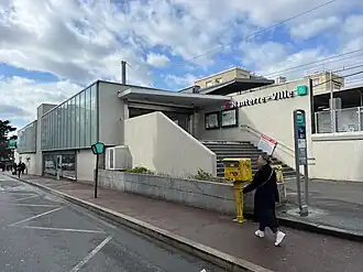 L'accès no&nbsp;3 « Rue Maurice Thorez ».