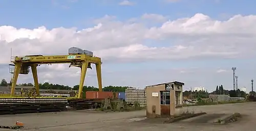 Pont-bascule (également démantelé).