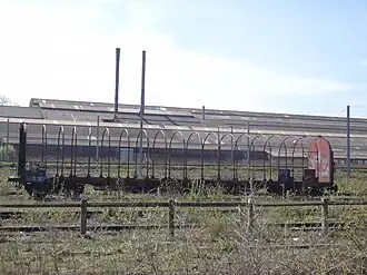 Carcasse d'un wagon.