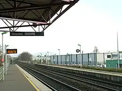 Vue depuis le quai en direction d’Issoire.