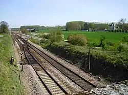 Bifurcation entre la ligne de Paris-Est à Mulhouse-Ville, à gauche, et la ligne de Flamboin-Gouaix à Montereau, à droite.
