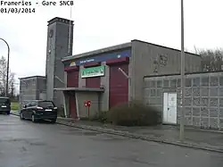 Bâtiment voyageurs fermé.