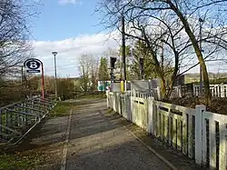 Chemin d'accès à la gare.