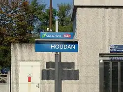 Panneau indiquant le nom de la gare.