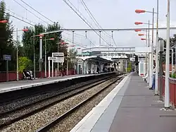 Vue en direction d'Aéroport CDG&nbsp;2/Mitry - Claye depuis le sud du quai pour Saint-Rémy-lès-Chevreuse.