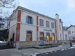 Gare de Lozanne : façade extérieure.