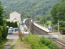 Vue d'ensemble de la gare depuis le chemin Vert, situé à l'est.