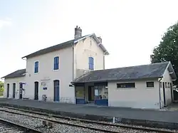 Le bâtiment vu du quai.