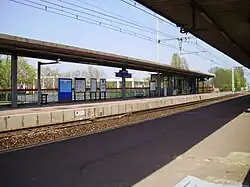 Quais de la gare, à droite en direction deChoisy-le-Roi et de Paris.