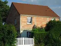 La gare de Saint-Germain-Laxis transformée en maison d'habitation