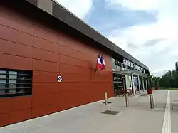 La gare vue du parvis.