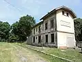 Ancienne gare de Gelucourt sur la section déposée.