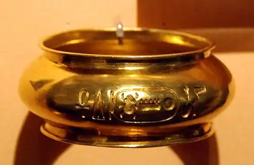 Bracelet en or du général Djehouty (Rijksmuseum van Oudheden - inscription : Ntr-Nfr Mn-kheper-Ra Di-Ankh).