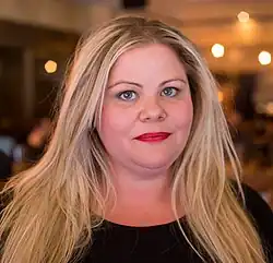 Geneviève Schmidt incarne Mme&nbsp;Gélinas.