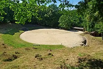 L'arène vue du haut de la cavea.