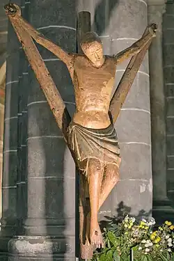 Crucifix en bois du XIIIe&nbsp;siècle.