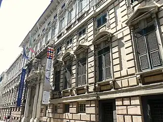 Façade du palazzo Reale sur la via Balbi.