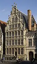 La maison des francs-bateliers (1531) du Graslei de Gand, de style gothique brabançon évoluant vers la Renaissance.