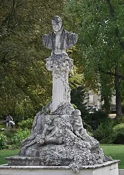 Monument à Pierre de Ronsard (1924), Tours, jardin des Prébendes.