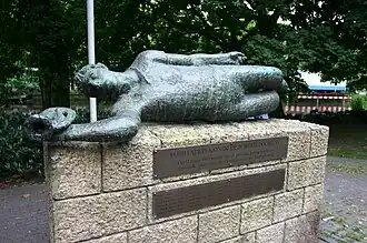 Le Corniste tombé (Fusillade (Gerrit Bolhuis)&nbsp;(nl), pour se rappeler d'une exécution perpétrée par les nazis.