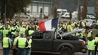 Manifestants rassemblés à Mont-de-Marsan.