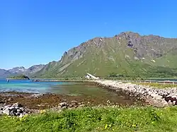 Gimsoystraumen au niveau du Gimsoystraumenbrua et îlot de Brattholmen.