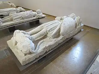 Gisant de Jean de Maule, chevalier mort en 1323