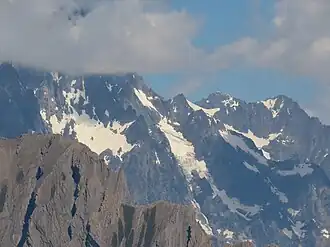 Le glacier au centre depuis Lancebranlette au sud-ouest avec le mont Berrio Blanc au premier plan.